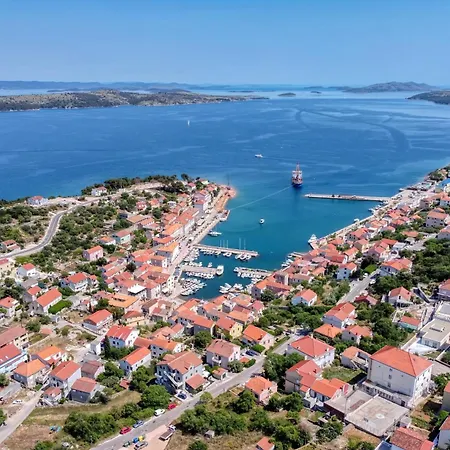 With A Parking Space Sali, Dugi Otok - 8153 Apartment Sali